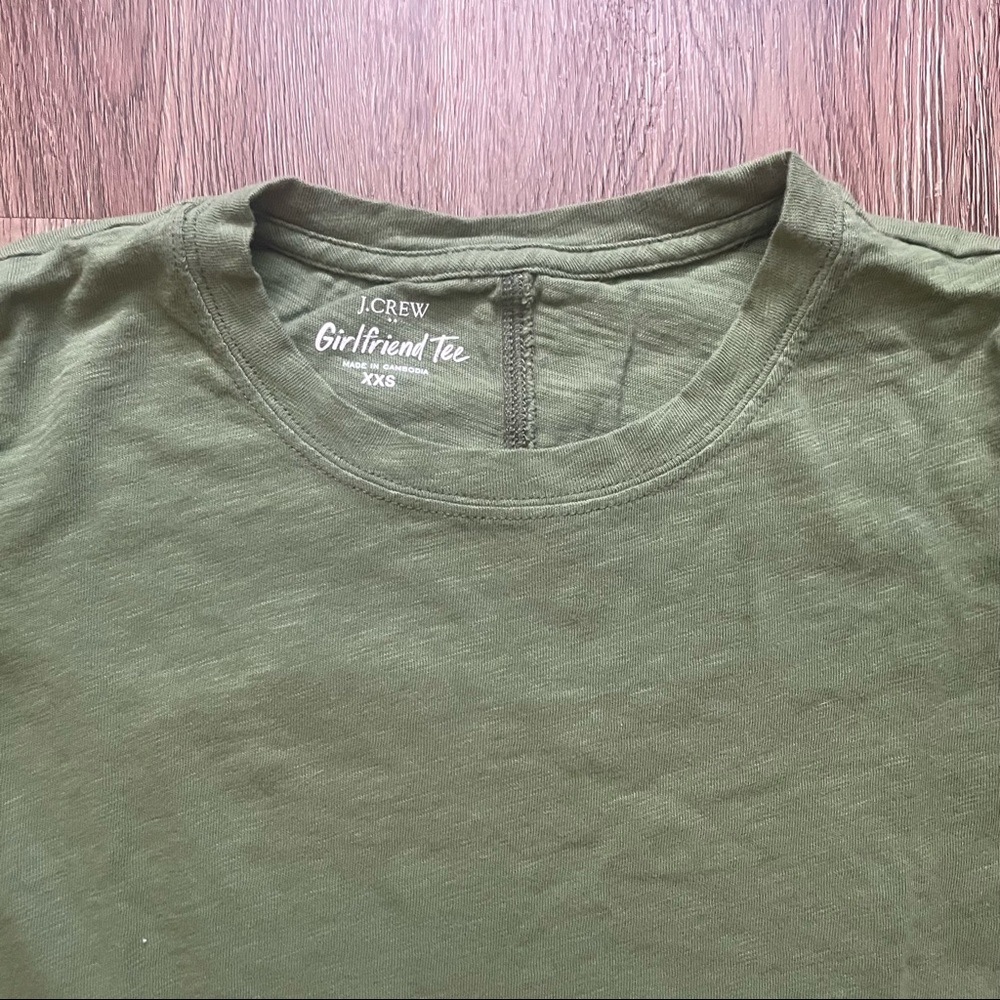J. Crew Women’s Girlfriend Crewneck Tee Shirt in Utility Green Size XXS - Picture 2 of 9